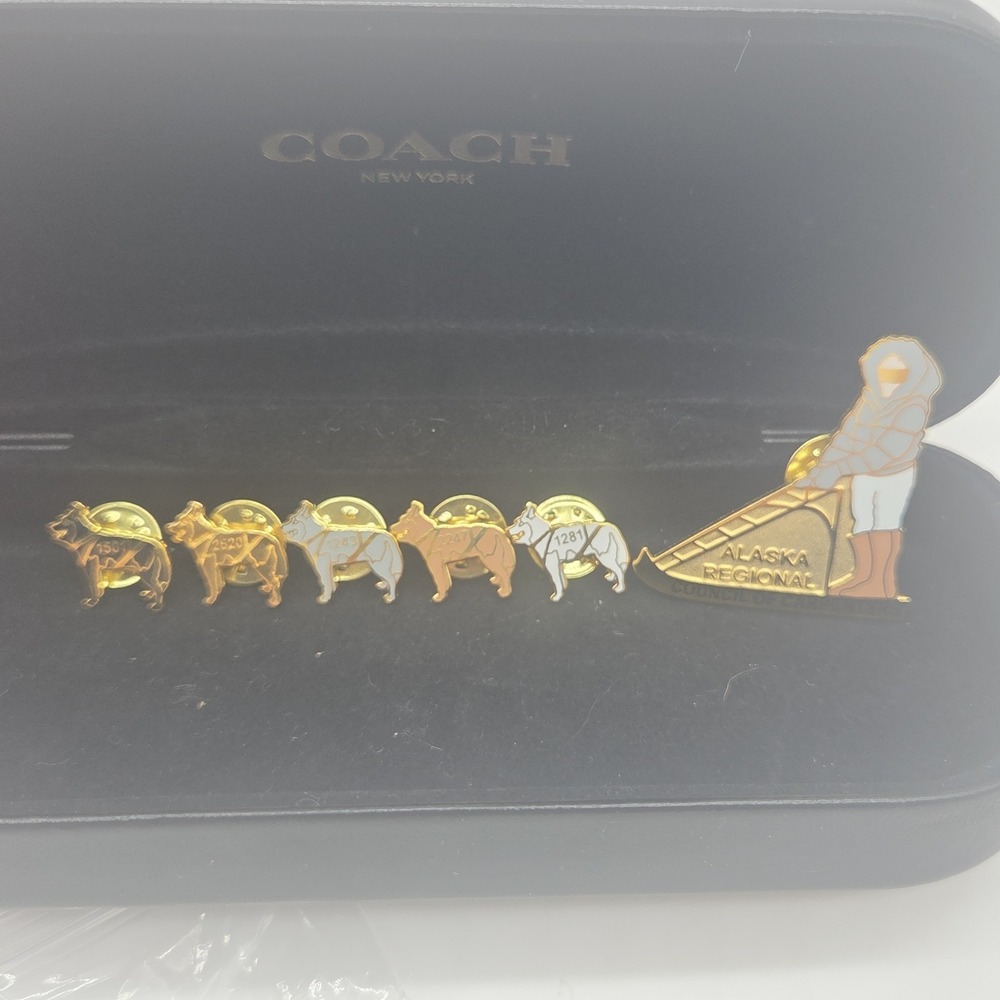 Alaska Regional Council Of Carpenters Pin Of Musher Sledding